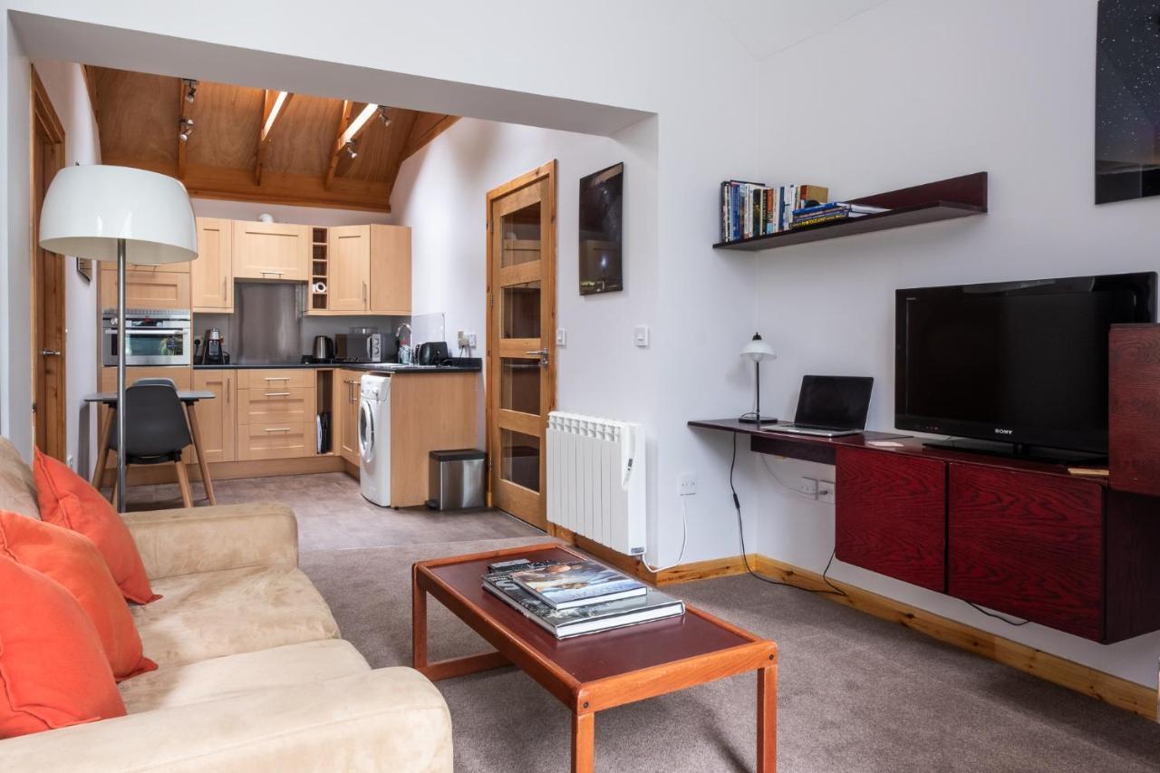 Contemporary One Bedroom Apartment Close To All Amenities In Conservation Area Tain Exterior foto