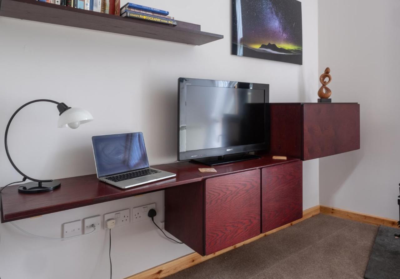 Contemporary One Bedroom Apartment Close To All Amenities In Conservation Area Tain Exterior foto