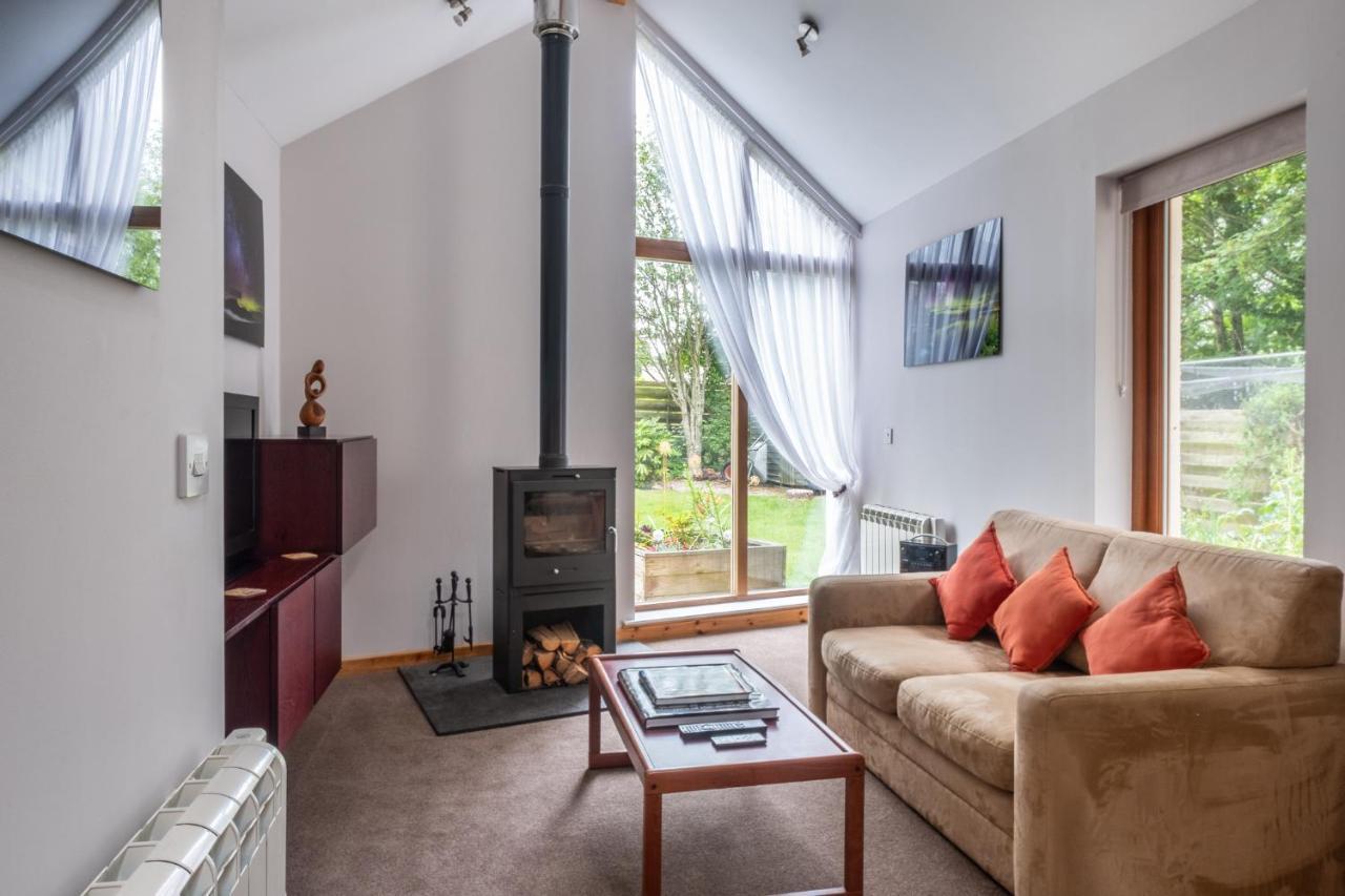 Contemporary One Bedroom Apartment Close To All Amenities In Conservation Area Tain Exterior foto
