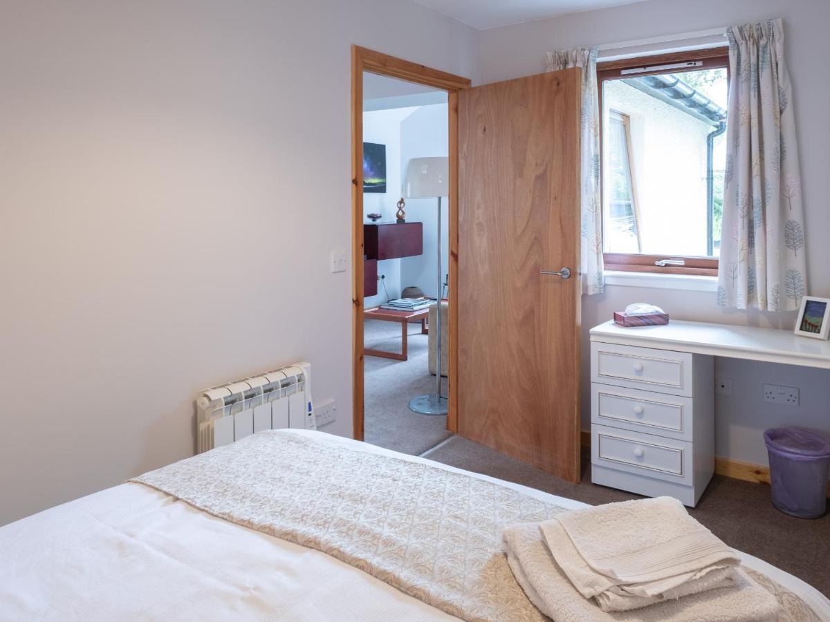 Contemporary One Bedroom Apartment Close To All Amenities In Conservation Area Tain Exterior foto